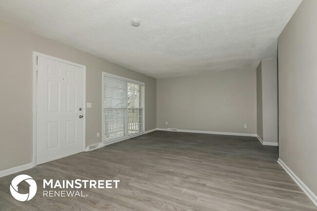 Photo - 319 Cedarwood Ln