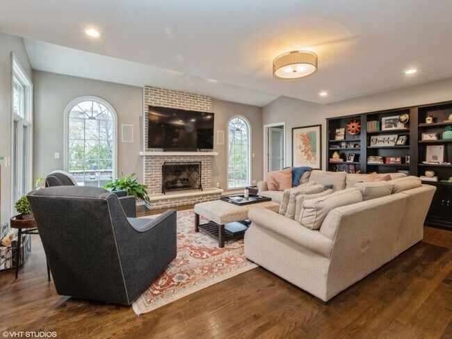 Photo - 445 Blue Ash Dr