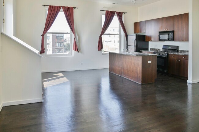 Building Photo - 2409 W North Ave Unit 3 Rental