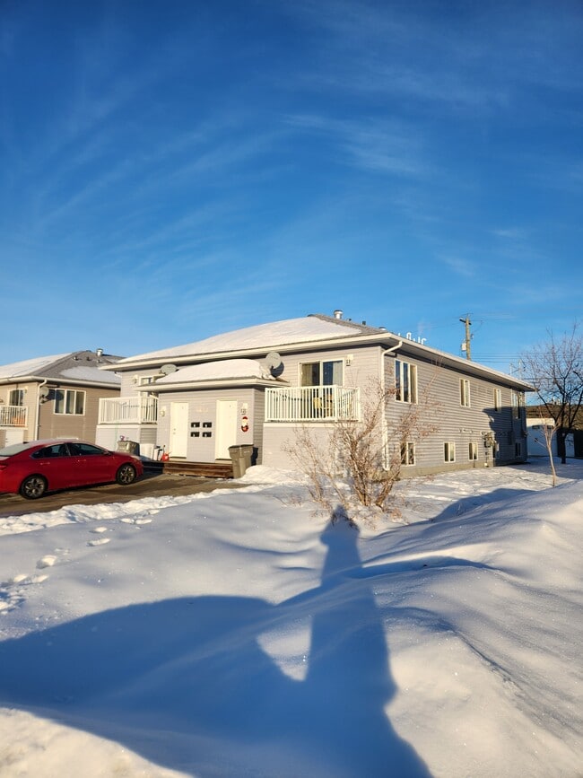 Building Photo - 9832-9896 96 Ave Unit C