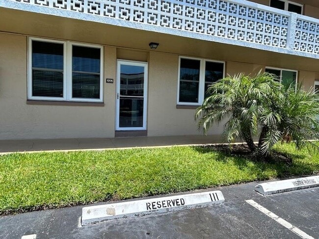 Building Photo - 5095 Bay St NE Unit 111