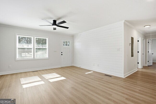 Photo - 127 Perry St