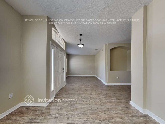 Photo - 498 Woodford Dr