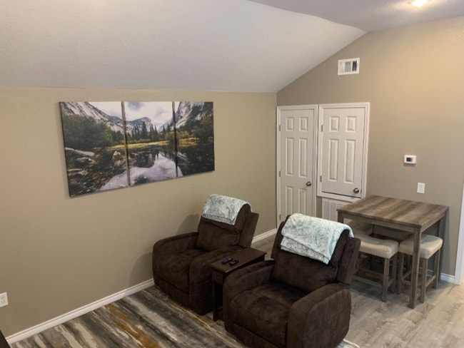 Photo - 3670 Wren St