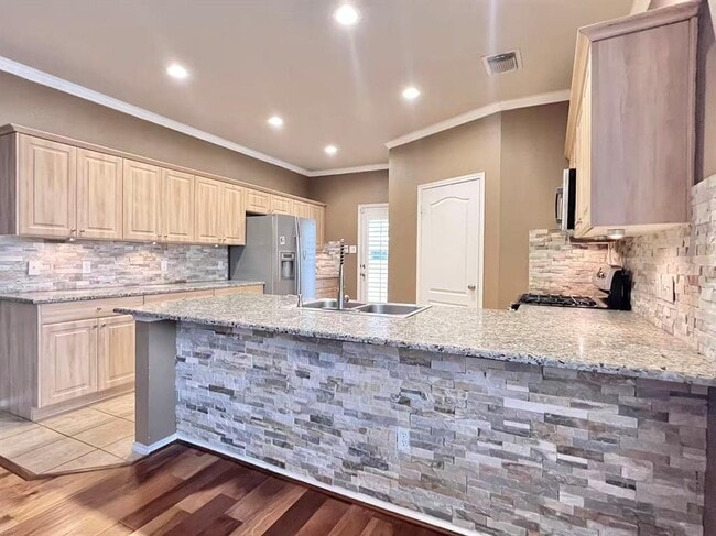 Photo - 2609 Century Park Blvd