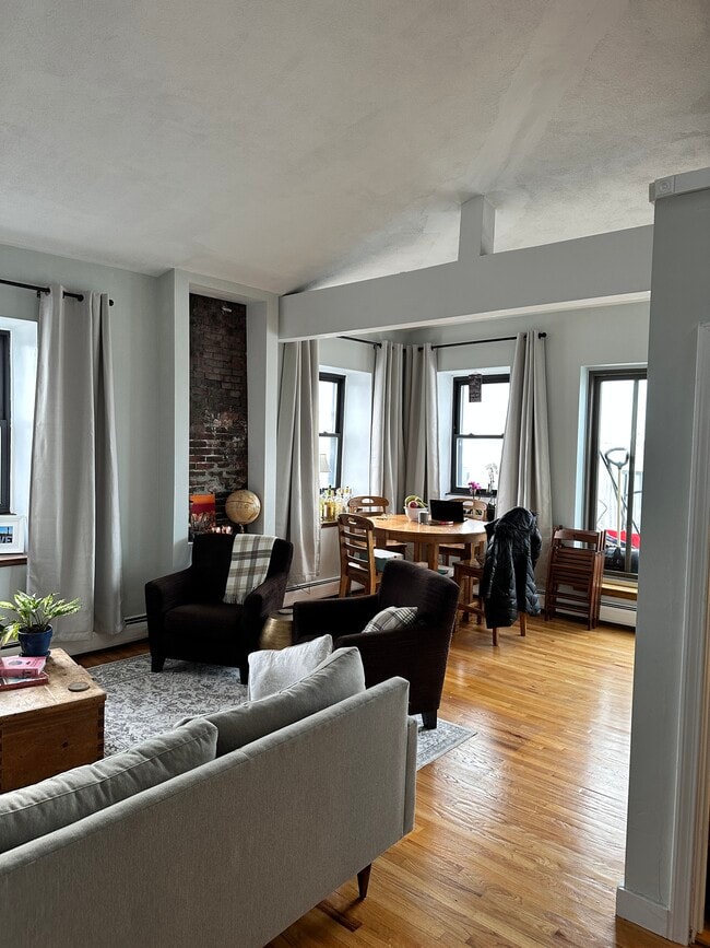 827 E Broadway Unit F