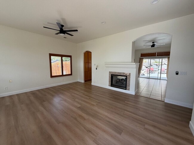 1174 University Ridge Dr