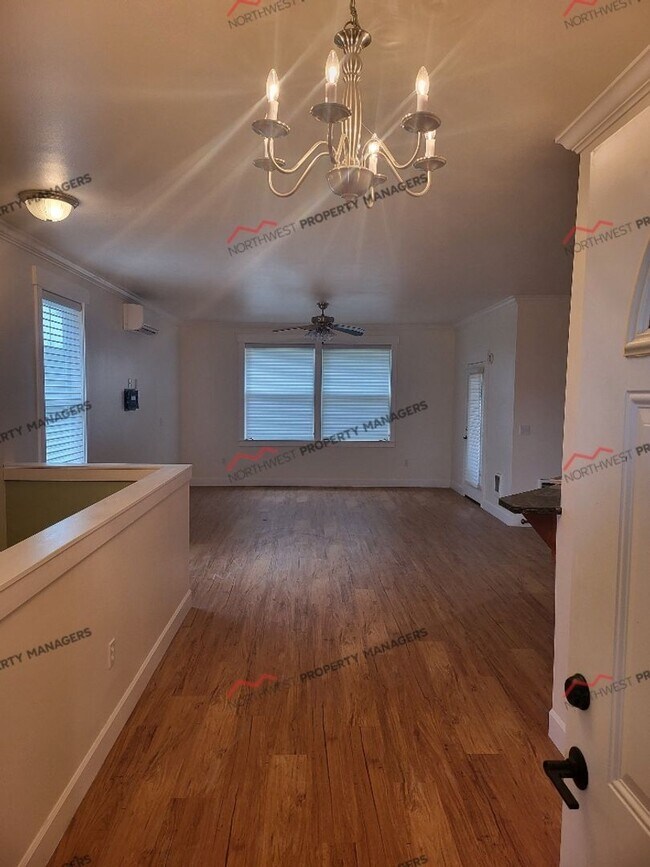 Photo - STATUS: AVAILABLE | R55 | $2495