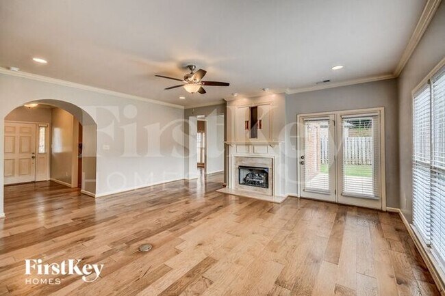 Photo - 3611 Courtyard Ln