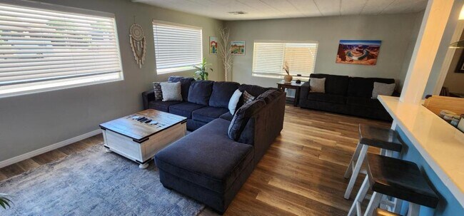 Photo - 808 S Navajo Dr