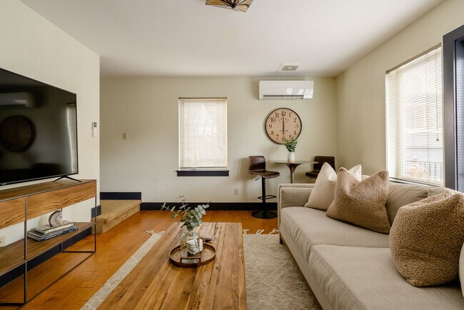 2537 SE Hawthorne Blvd Unit SI ID1611783P