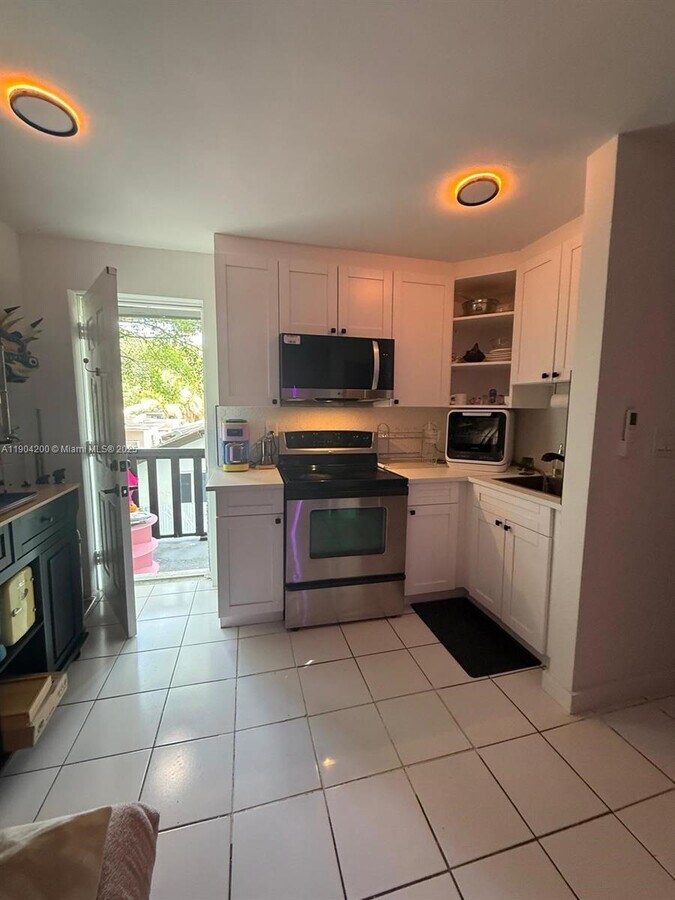 Photo - 5028 NW 3rd Ave Unit B