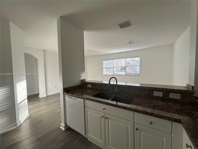 Photo - 1720 NE 33rd Ave Unit 2015