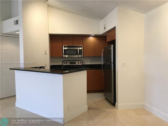 Building Photo - 3360 Pinewalk Dr N Unit 1338 Rental