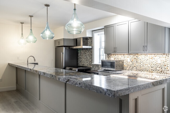 #303 - 2BR, 2BA - 1,541SF - Kitchen