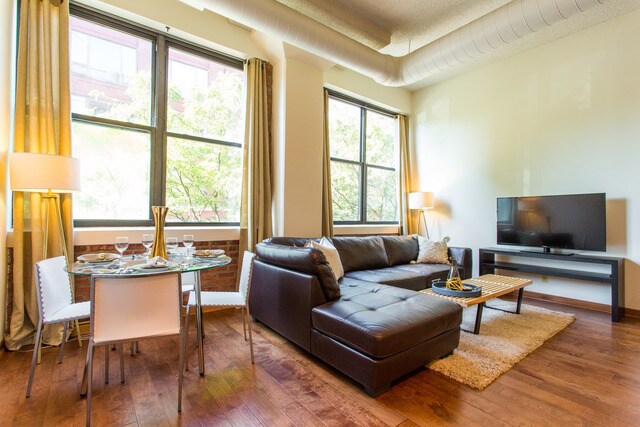 Photo - 812 W Van Buren St Unidad 2D