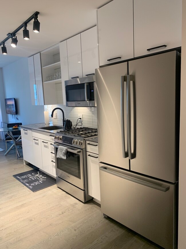 Cocina - 70 N St SE Unidad 914