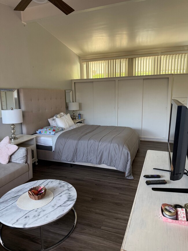 Building Photo - 9920 Mollyknoll Ave