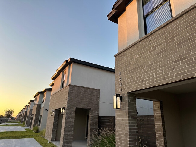 Photo - 4900 Tyler Ave