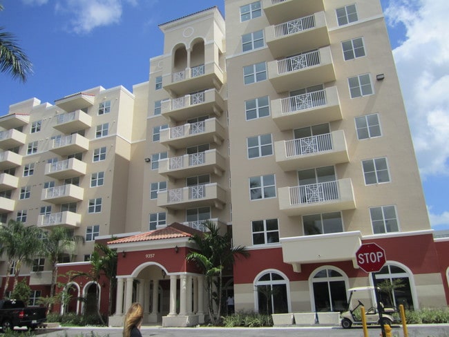 Photo - Colony at Dadeland