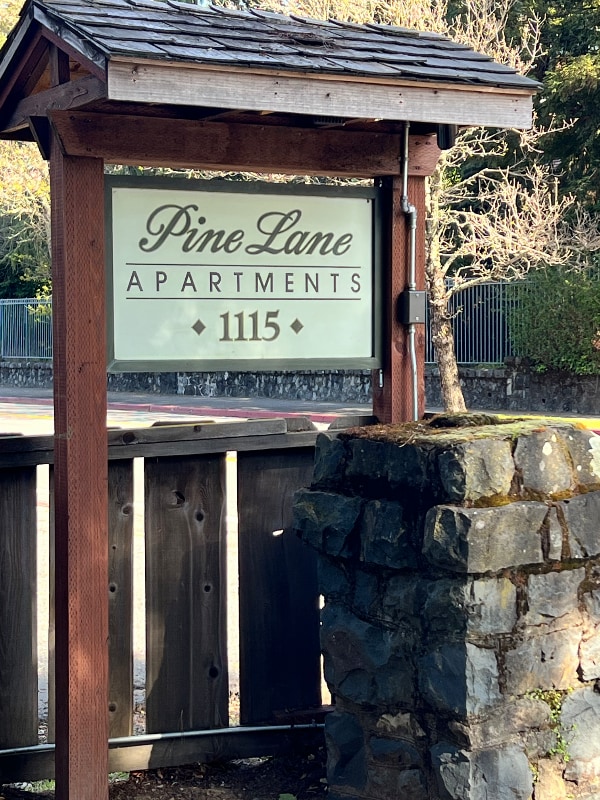 Building Photo - 1115 Sir Francis Drake Blvd Rental