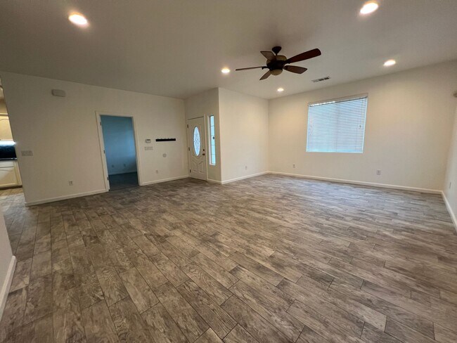 Photo - 2724 Tecopa Ave