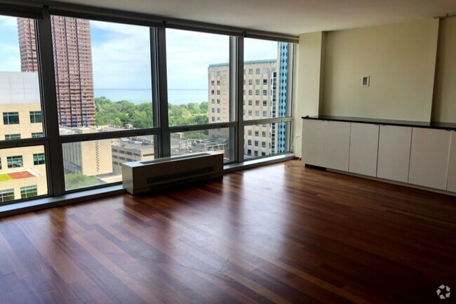 Building Photo - 330 W Diversey Pkwy Unit 1506 Rental