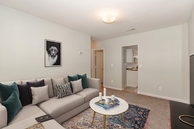 Building Photo - 1443 W 40th St Unit 1443 W 40th Street #A Rental