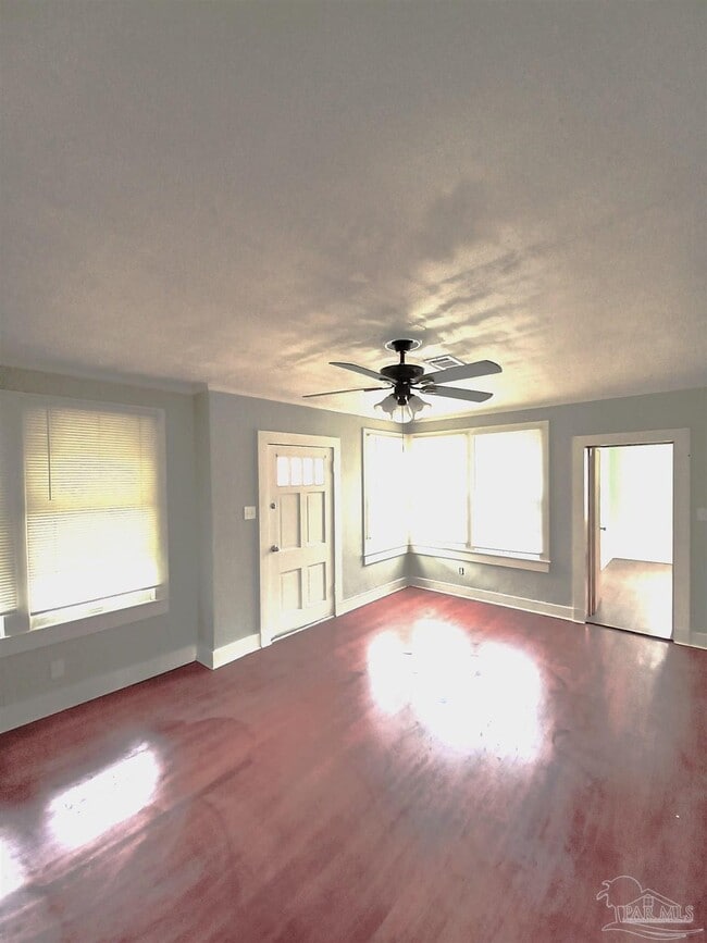 Photo - 1120 S Old Corry Field Rd