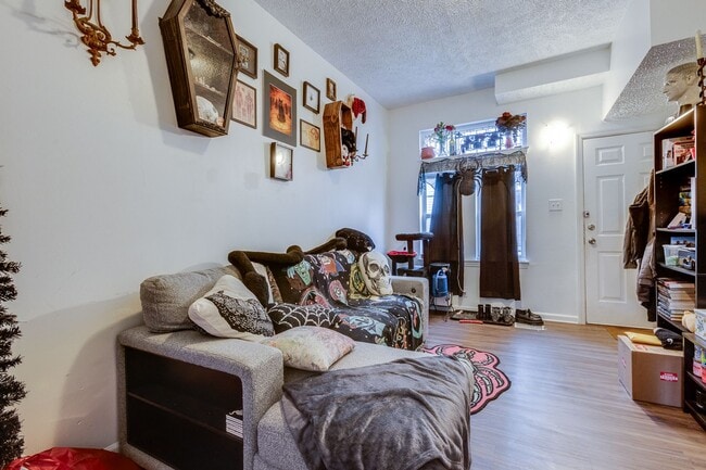 Photo - 2013.5 Gregory St Unit 1