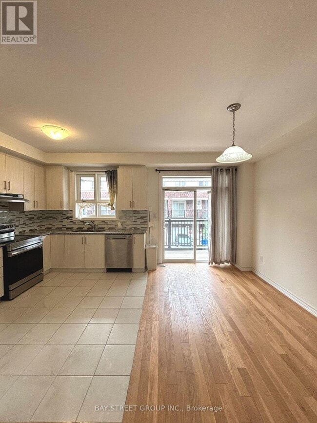 Photo - 23 Imperial College Ln
