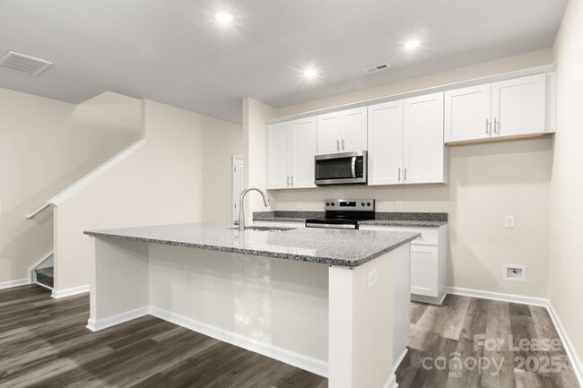 Photo - 990 Shearer Rd