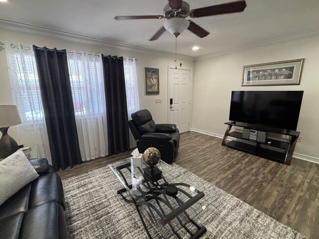 Photo - 1282 Beach Blvd Unidad 117