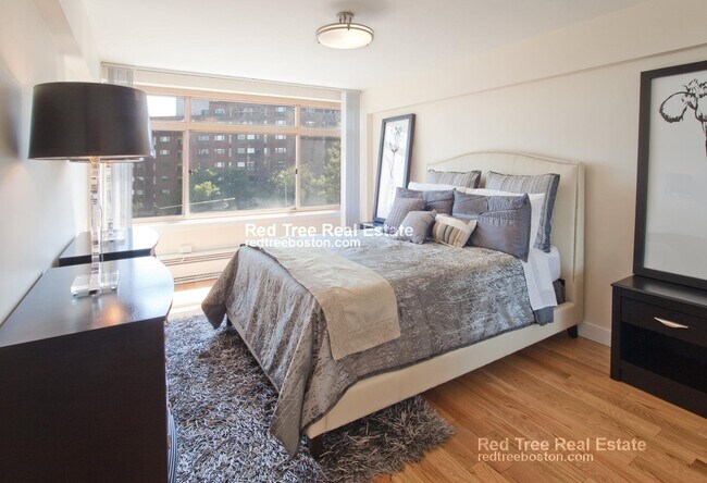 Photo - 1400 Beacon St Unit 3