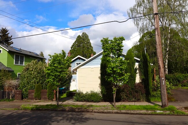 Photo - 712 SE 42nd Ave