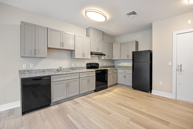 Estilo 1A Cocina - Homes at Oxon Hill Senior 62+ Apartments