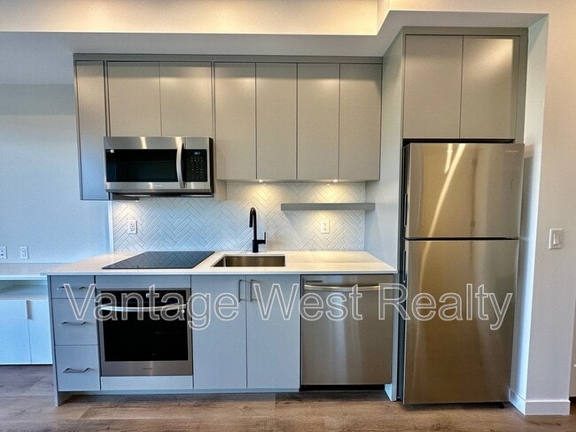 Photo - 1274-1274 Devonshire Ave