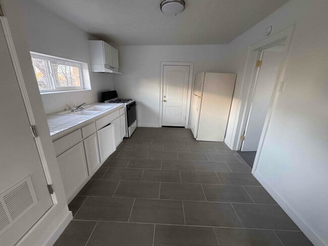 Photo - 151 N Pendell Rd