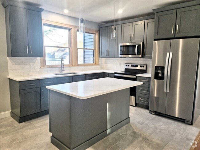 Building Photo - 33 Columbus Ave Unit 2 Rental