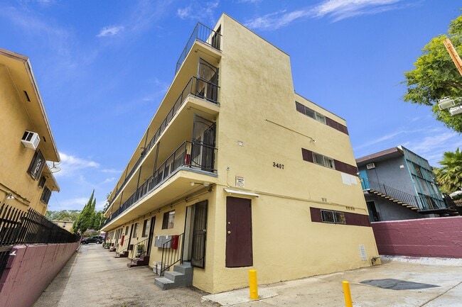 Photo - Drew St Apts