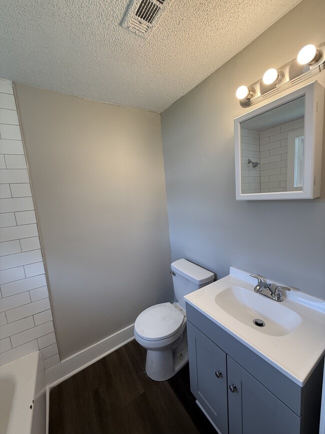 Photo - 108 Molette St Unit B