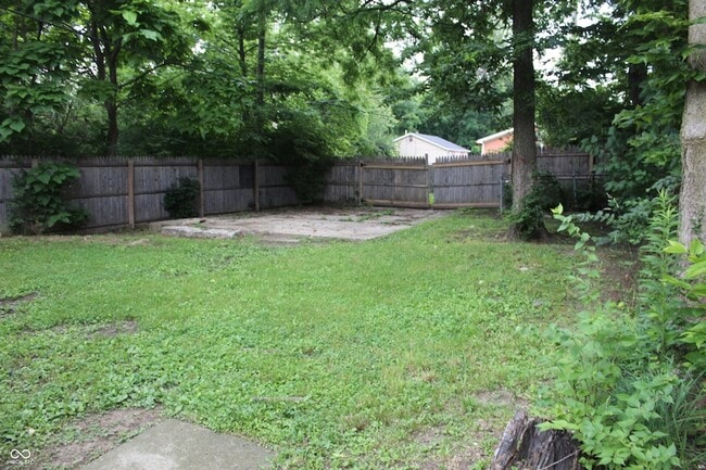 Photo - 3125 N Gladstone Ave