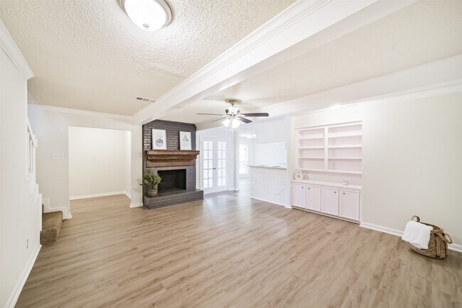 Photo - 1011 Baltic Ln