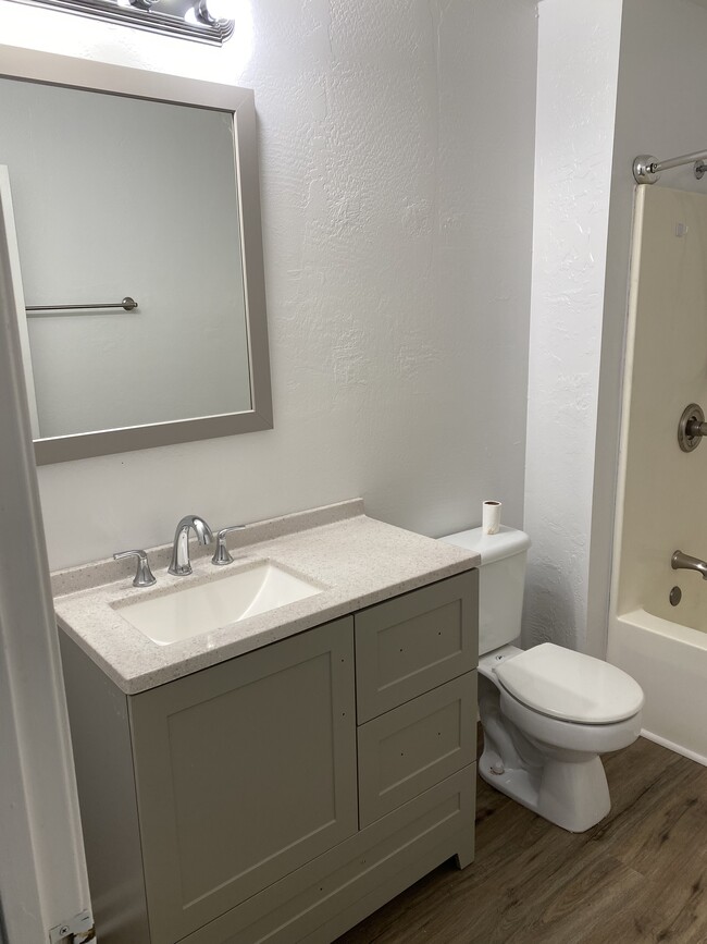 Building Photo - 209 Pebble Creek Dr Unit D Rental