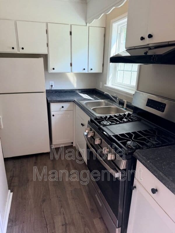 Photo - 226 Oak St Unit Apt E