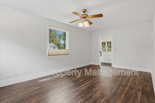 Photo - 2014 E Street