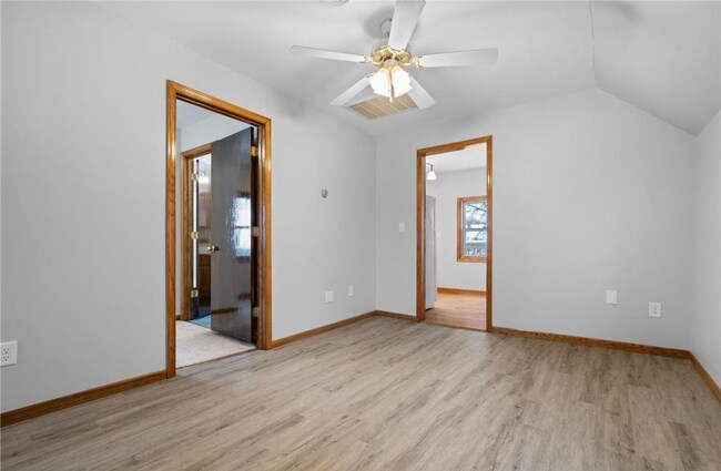 Photo - 1067 Hatch Ave