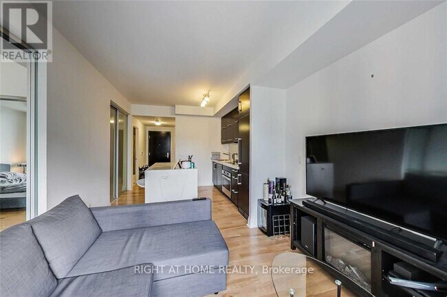 Photo - 65 St Mary St Unit 1608