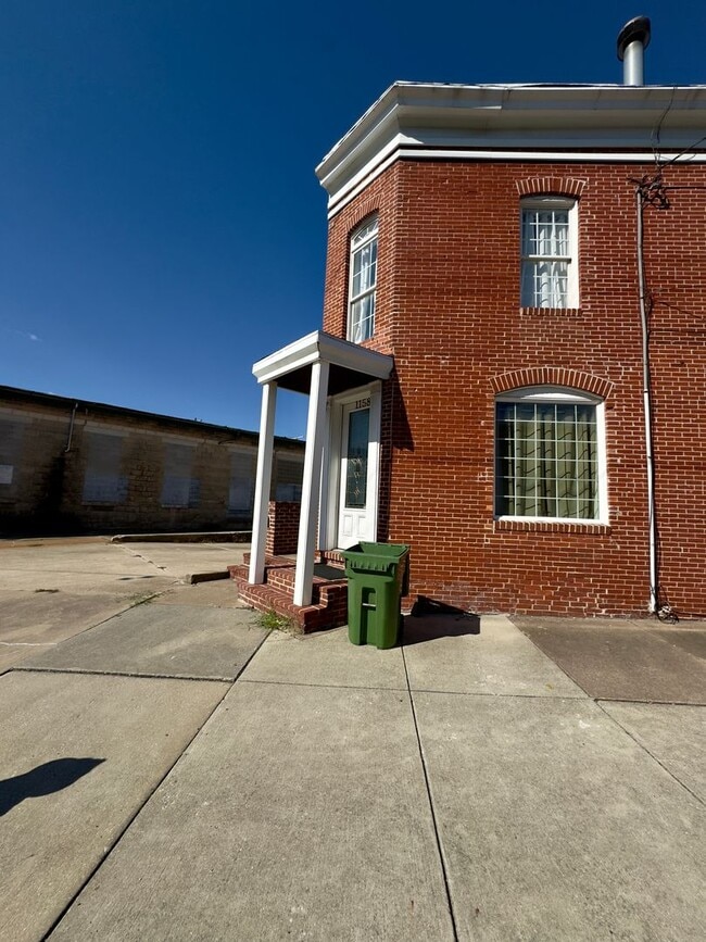 Photo - Charming 2Bed/2.5Bath in Washington Vilage - Extra Space in the Basement