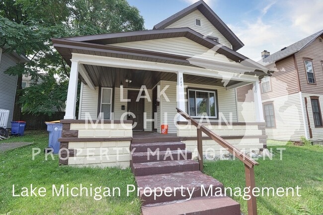 Building Photo - 744 Lake Michigan Dr NW Unit #2 Rental